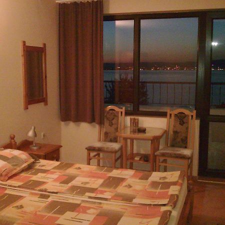 Guest House Tony ネセバル エクステリア 写真